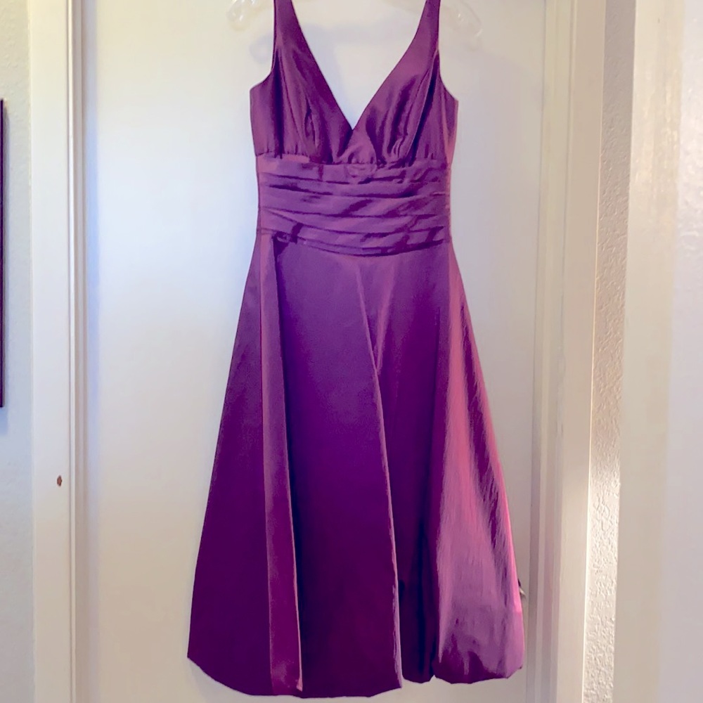 B2 Size 4 Beautiful Bordeaux color Style B8086